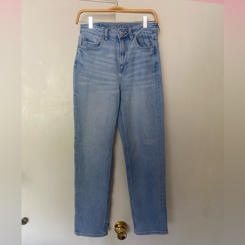 American Eagle Mom Straight Leg Jeans size 6